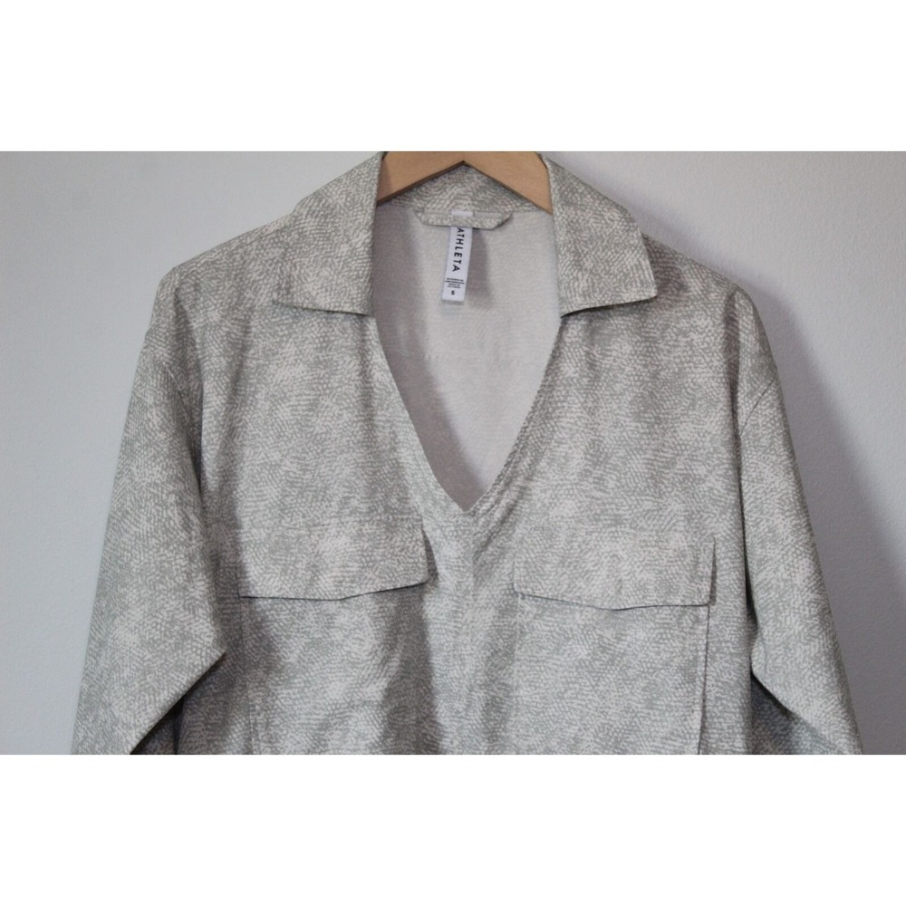 Athleta Zuma Printed Top Collared Viper Gray Small Stretch Tunic Utility Sleek - Picture 5 of 11